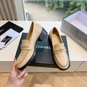 CC Moccasins Beige Chain Lambskin