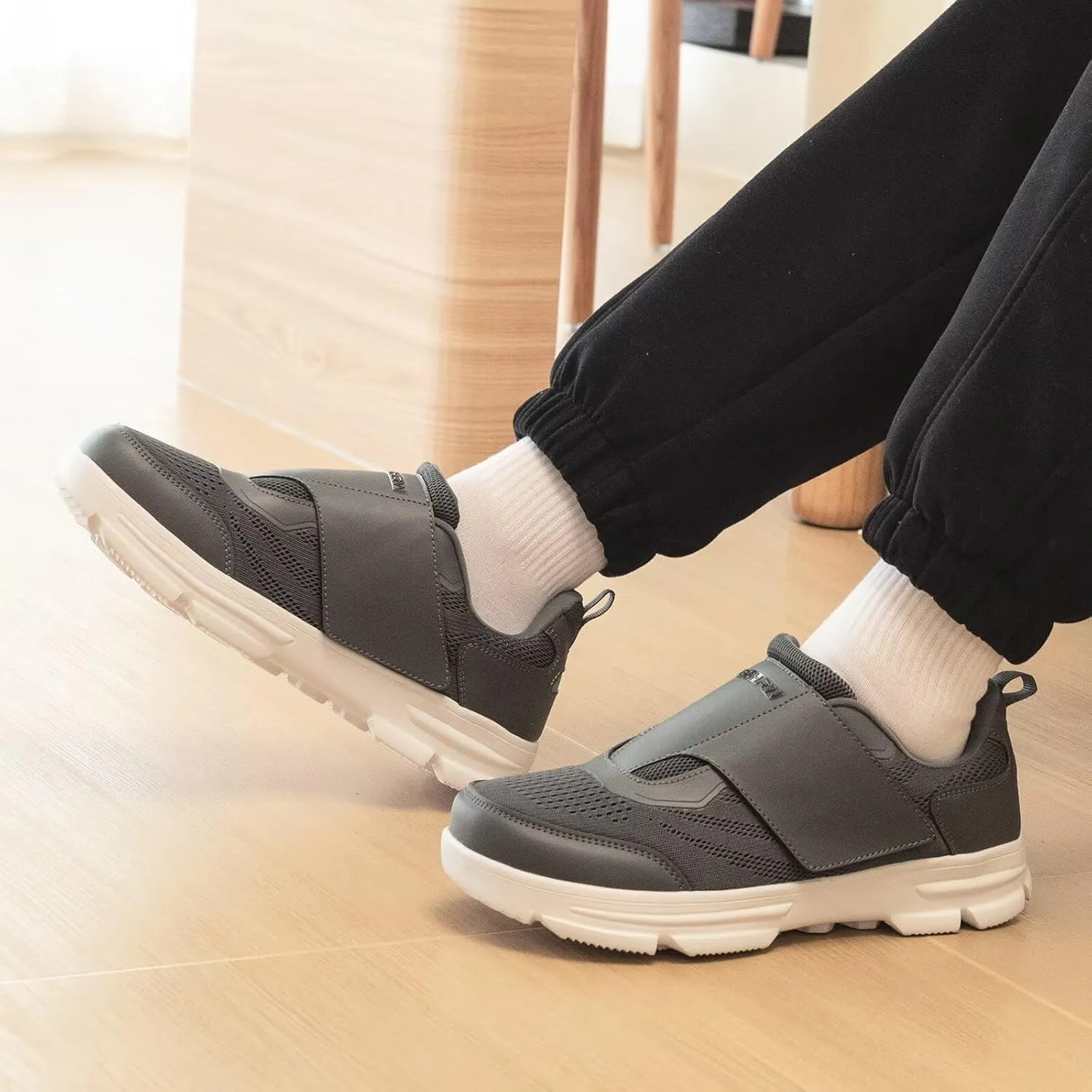 Diabetic Shoes for Men Extra Wide Walking Shoes Swollen Feet Shoes for Neuropathy Adjustable Closure with Arch Support