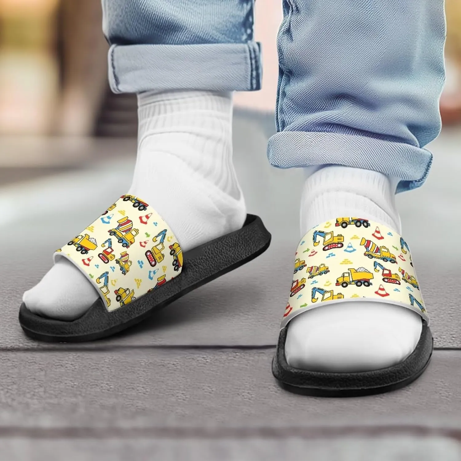 GOSTONG Unisex Slides for Boys Girls Slides Slippers Non Slip Shower Shoes Casual House Sandals Thick Sole Indoor & Outdoor
