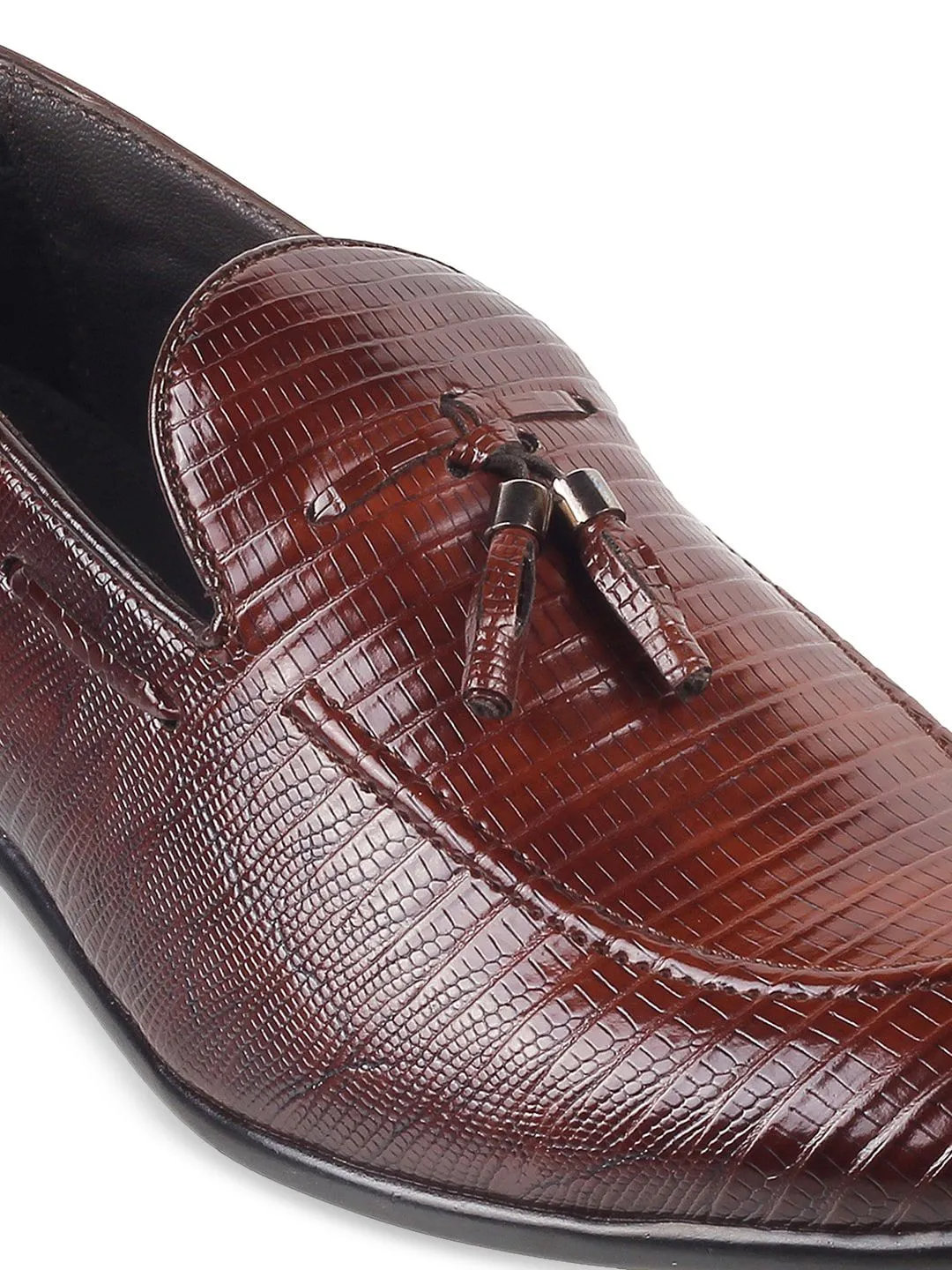 Metro Men Textured Round Toe Loafers Formal Shoes