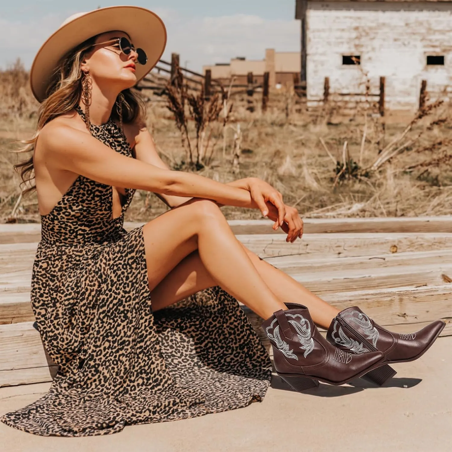 PIZZ ANNU Women's Embroidered Western Cowboy Boots Cowgirl Round Toe Short Ankle Boots Ladies Fashion Retro Classic Booties Chunky Heels
