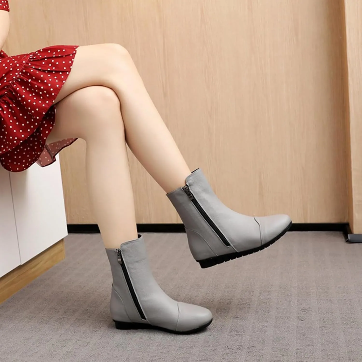 Women's Leather Side Zip Flat Ankle Boots Fashion Comfortable Slip-on Fur Lined Warm Chelsea Booties Winter Low Heel Mid Calf Flat Boots