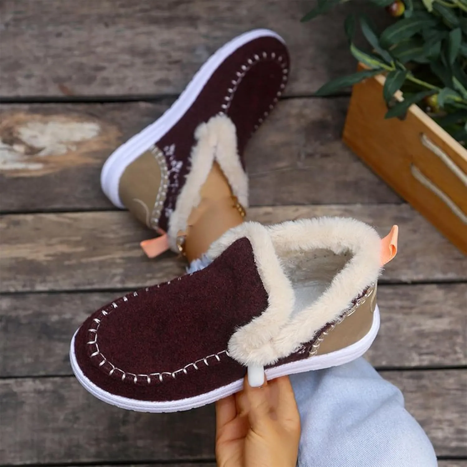 Women's Winter Plush Lined Flat Shoes,Soft Plush Slip-on Sneakers for Cozy Feet,Faux Fur Lining Anti-Slip Ankle Boots